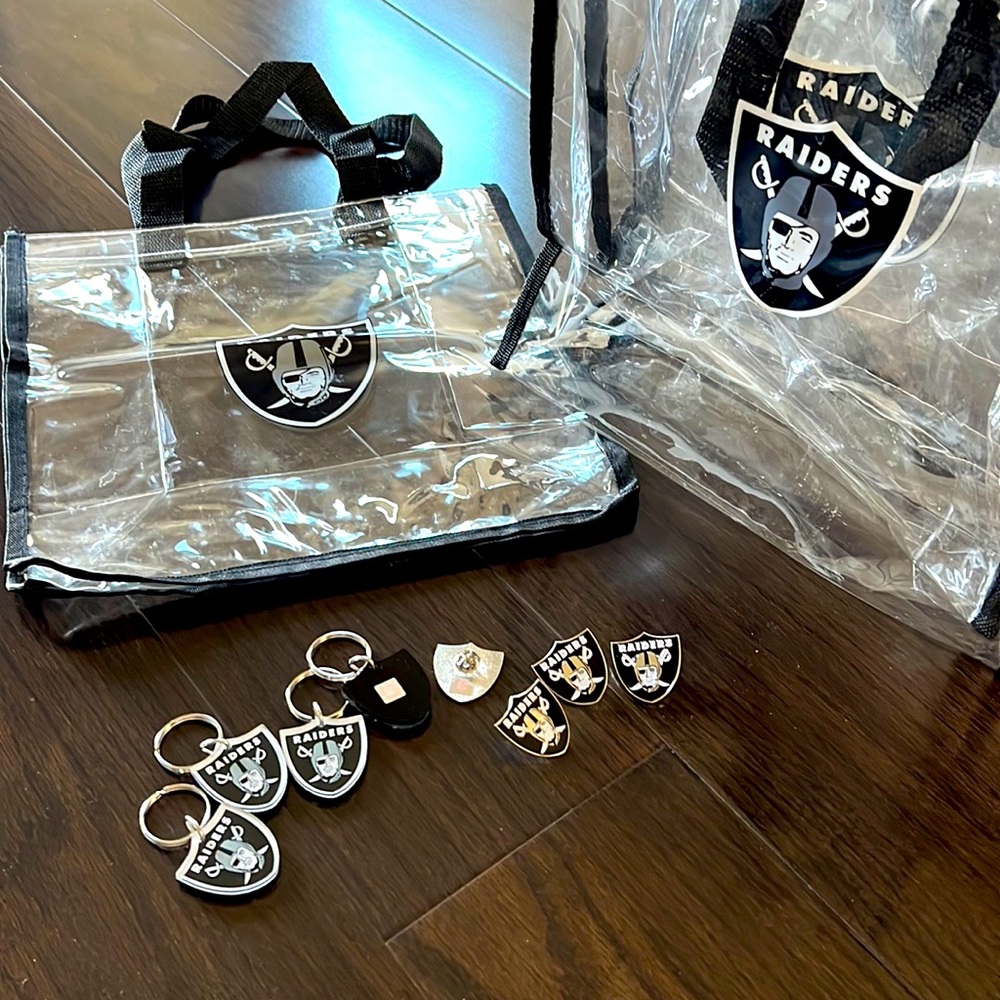 Raider’s original merch set!